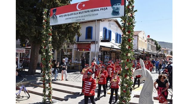 Atatürk, Foça’ya Gelişinin 88. Yıl Dönümünde Anıldı