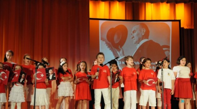 Atatürk Okulu Öğrencileri 23 Nisan'ı Coşkuyla Kutladı