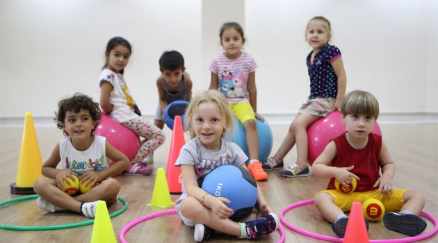 Bornova’nın minik sporcuları temelden yetişiyor