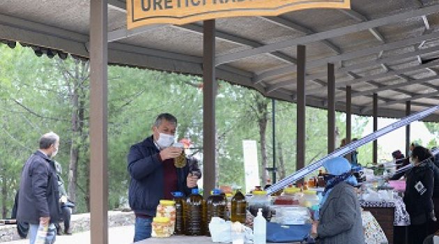 Bucalı üreticinin aracısız pazarı: Üretici Köy Pazarı