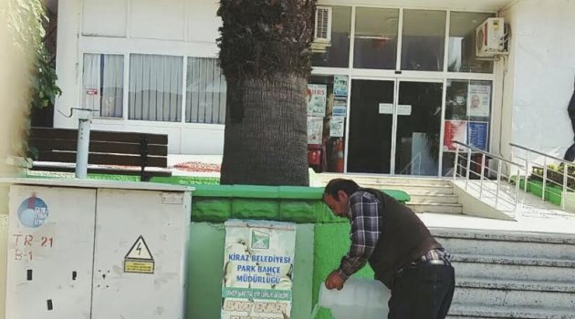 CAN  DOSTLARA SICAK GÜNLERDE SU ve  MAMA YARDIMI