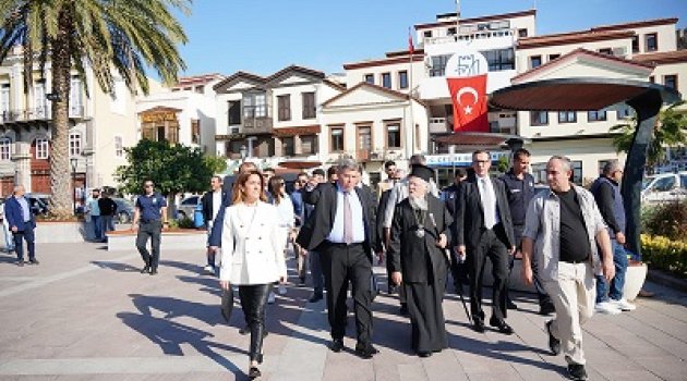 Çeşme’yi ziyaret eden Bartholomeos’tan  Başkan Oran’a büyük övgü