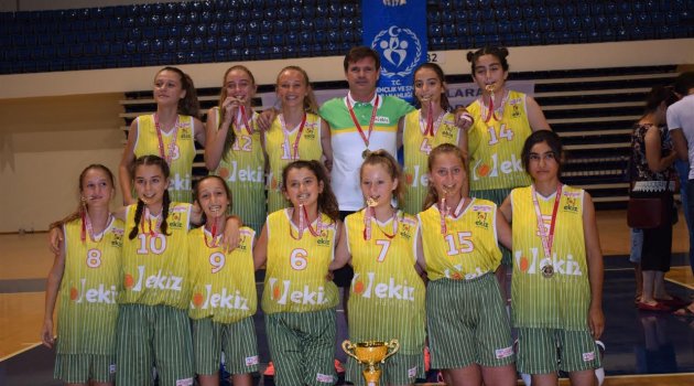 Ekiz Yumurta Foça Basketbol Spor Kulübü İzmir Şampiyonu Oldu