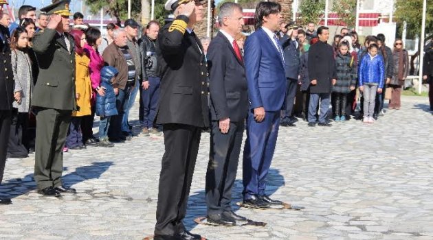 Foça'da Çanakkale şehitleri anma töreni