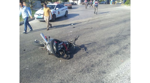 Foça'da Motosiklet kazası: 2 ağır yaralı