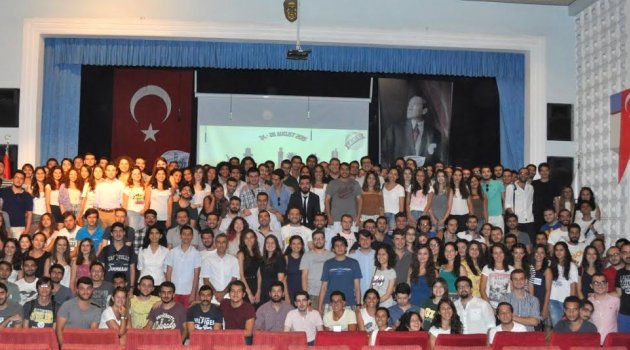 Geleceğin Elektrik ve Elektronik Mühendisleri İzmir Üniversitesi’nde bir araya geldi