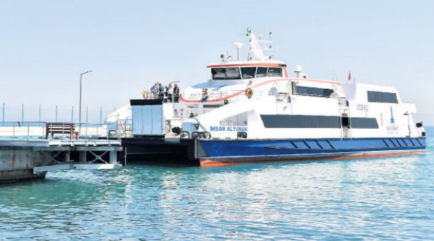 Güzelbahçe vapur seferlerine fırtına engeli