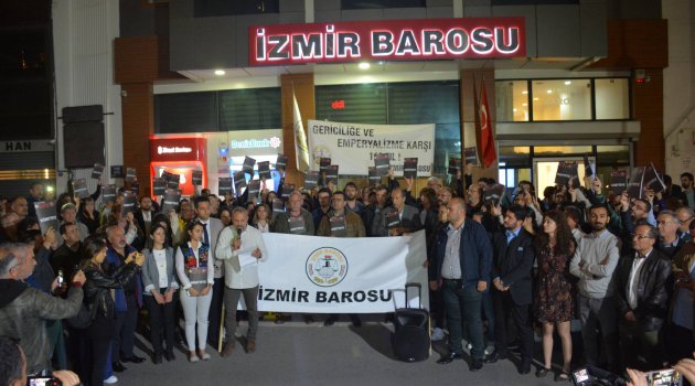 İzmir Barosu Demokrasi Nöbeti Başlattı 