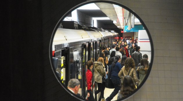  İzmir Metrosu 19 yılda "1 milyar" yolcu taşıdı