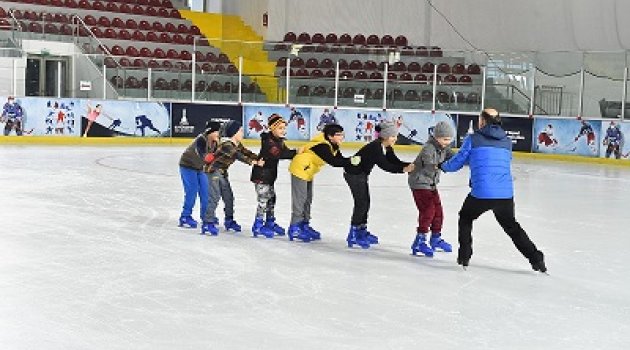 İzmirli çocuklar yaz-kış spor yapacak