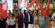 Fuarda Türk Bayrakları kapışıldı