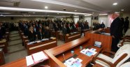 İlk mecliste “hizmete devam” mesajı 