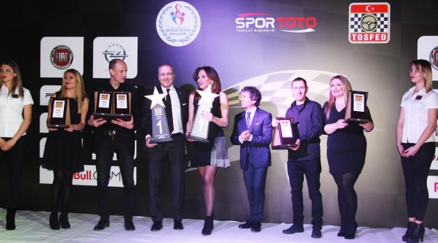  Türkiye Şampiyonları Ödüllerini Aldı