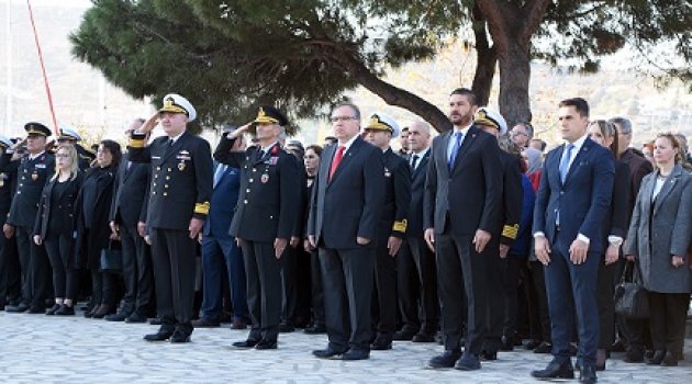 ULU ÖNDER ATATÜRK FOÇA’DA SAYGI VE ÖZLEMLE ANILDI